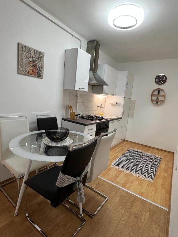 Apartman Lara ซาเกร็บ ภายนอก รูปภาพ