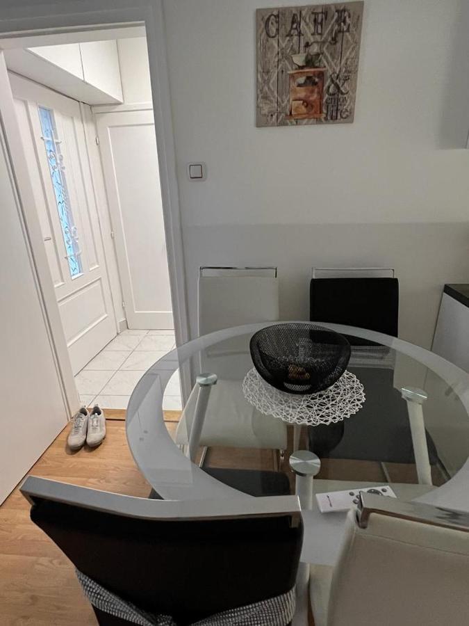 Apartman Lara ซาเกร็บ ภายนอก รูปภาพ