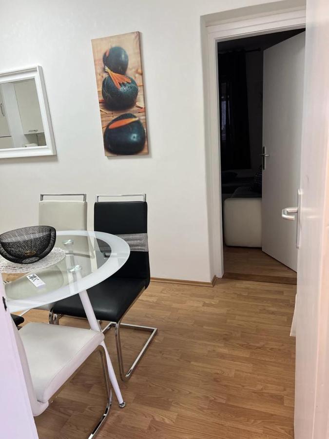 Apartman Lara ซาเกร็บ ภายนอก รูปภาพ