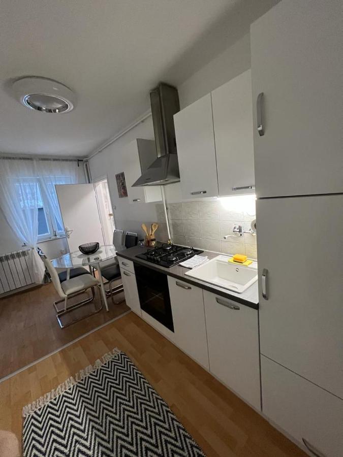 Apartman Lara ซาเกร็บ ภายนอก รูปภาพ