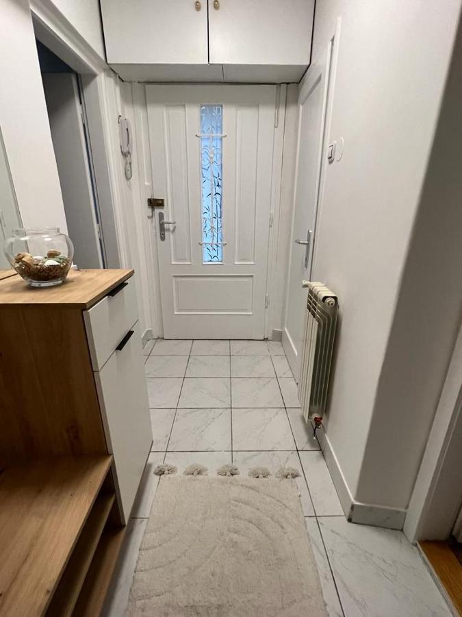 Apartman Lara ซาเกร็บ ภายนอก รูปภาพ
